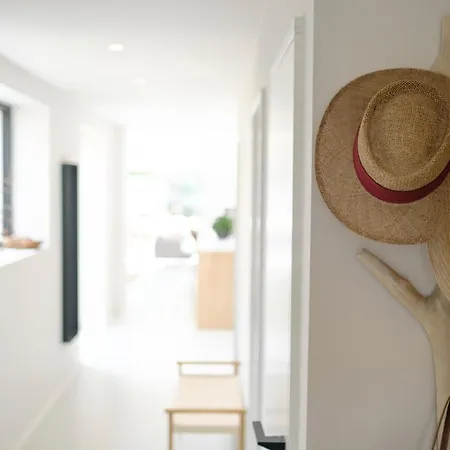 Fabulous 4 Bedrooms Near Zwin With A Garden *