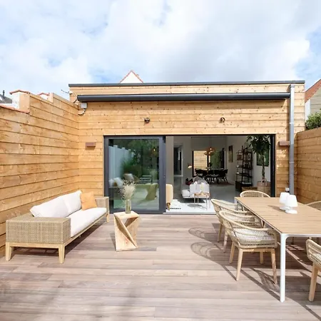 Holiday home Fabulous 4 Bedrooms Near Zwin With A Garden Knokke-Heist