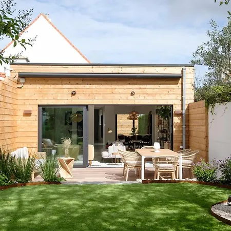 Fabulous 4 Bedrooms Near Zwin With A Garden *