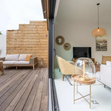 Fabulous 4 Bedrooms Near Zwin With A Garden 펜션