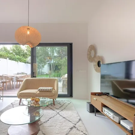 펜션 Fabulous 4 Bedrooms Near Zwin With A Garden 크노케-하이스트