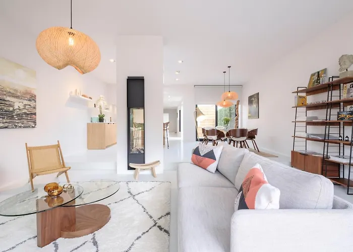 Fabulous 4 Bedrooms Near Zwin With A Garden Casa vacanze