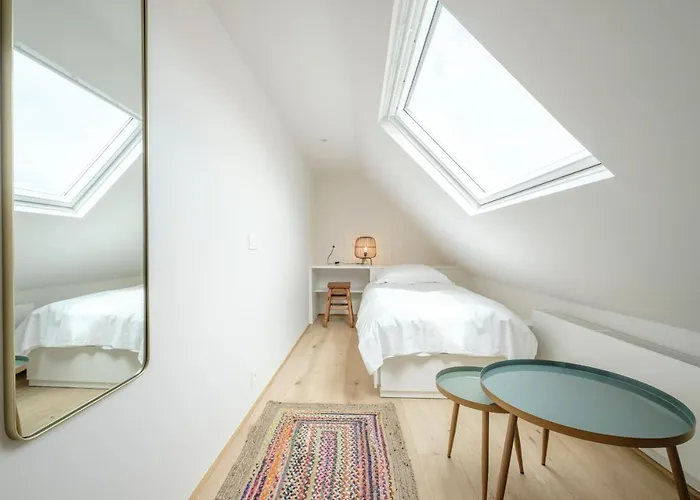 Fabulous 4 Bedrooms Near Zwin With A Garden *