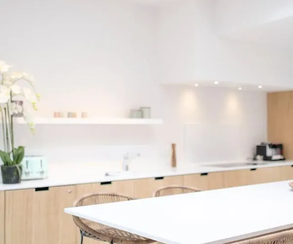 Fabulous 4 Bedrooms Near Zwin With A Garden *