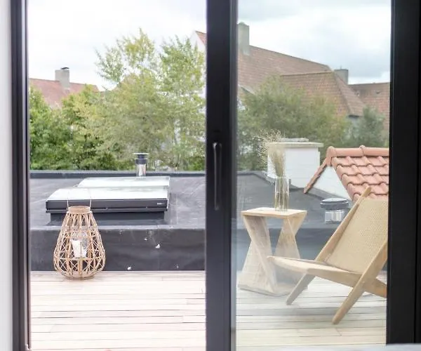 Casa vacanze Fabulous 4 Bedrooms Near Zwin With A Garden *